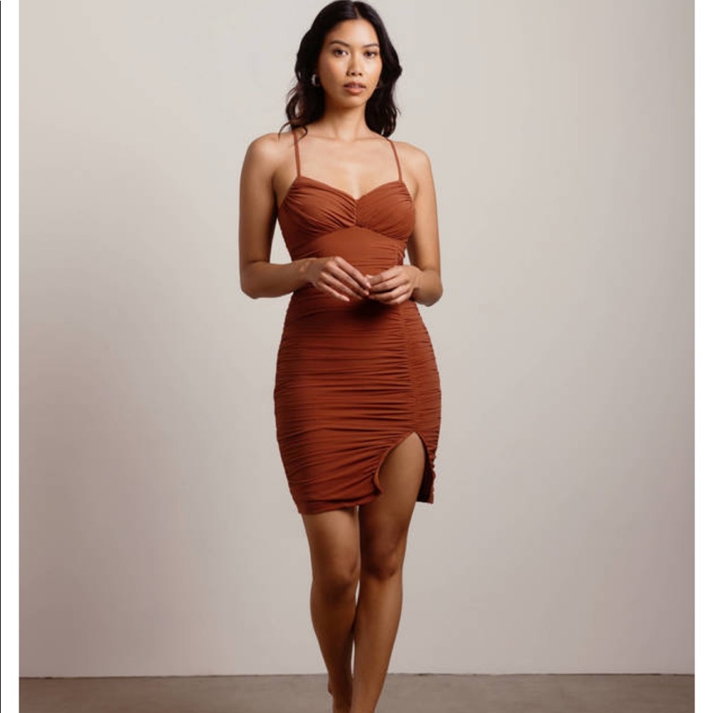 KEEP IT UP BROWN RUCHED SLIT BODYCON DRESS